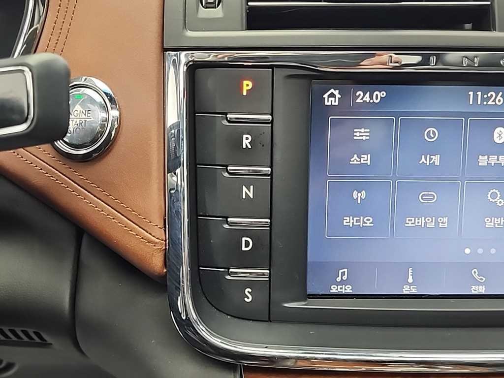 링컨 컨티넨탈 컨티넨탈 10세대 3.0 AWD 블랙라벨 이미지 9