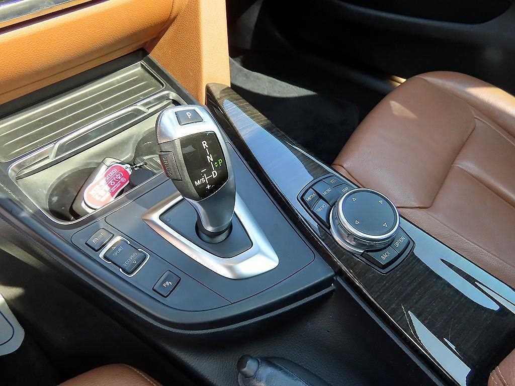 BMW 4시리즈 4시리즈 (F32) 420d 그란쿠페 럭셔리 이미지 11
