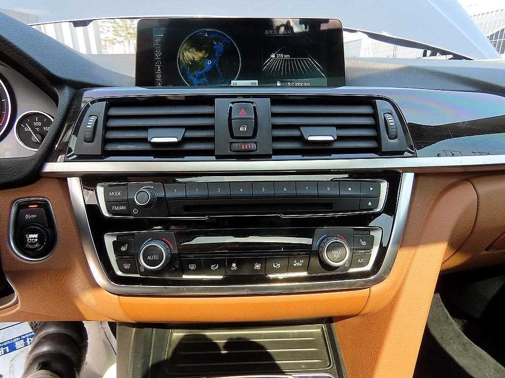 BMW 4시리즈 4시리즈 (F32) 420d 그란쿠페 럭셔리 이미지 12