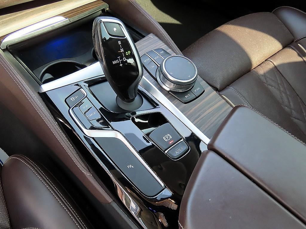 BMW 5시리즈 5시리즈 (G30) 520d xDrive 럭셔리 플러스 이미지 11