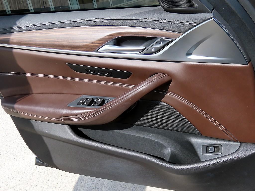 BMW 5시리즈 5시리즈 (G30) 520d xDrive 럭셔리 플러스 이미지 12