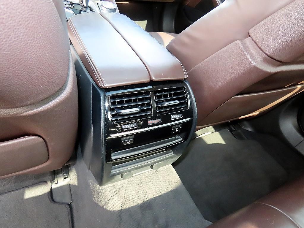 BMW 5시리즈 5시리즈 (G30) 520d xDrive 럭셔리 플러스 이미지 16
