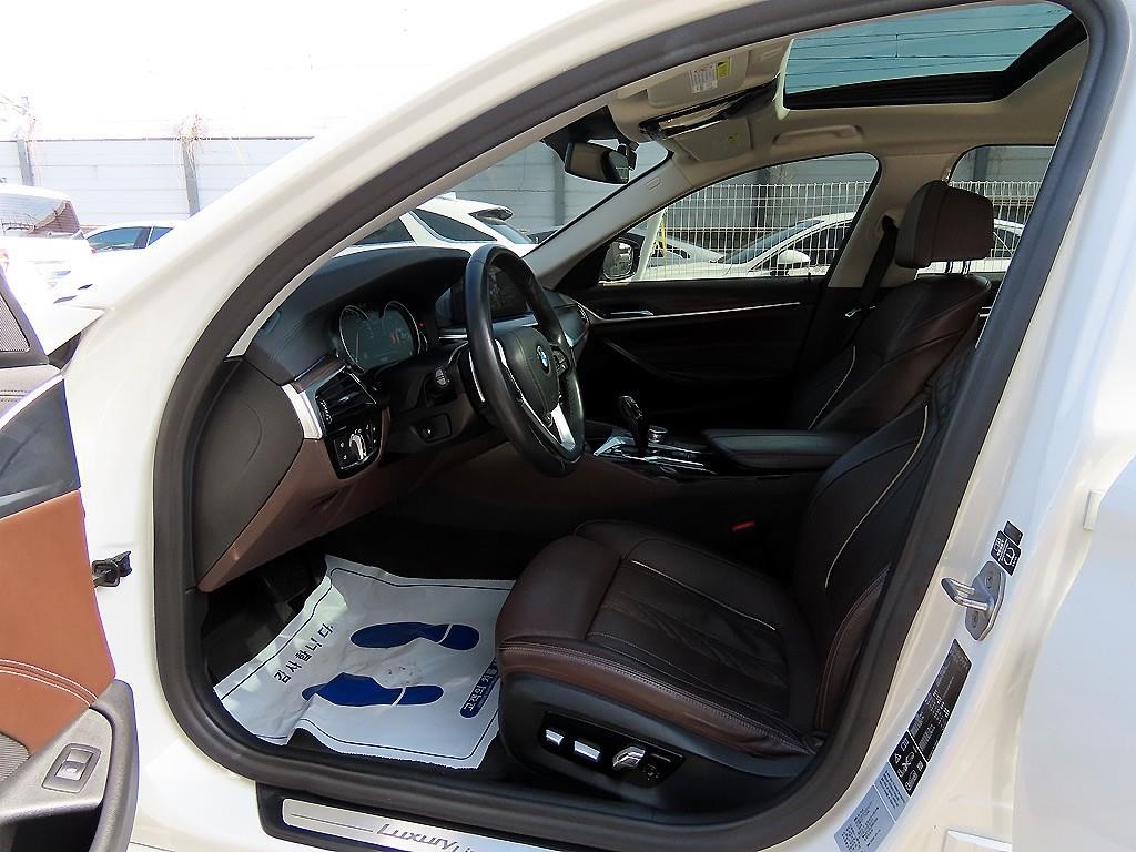 BMW 5시리즈 5시리즈 (G30) 520d xDrive 럭셔리 플러스 이미지 5