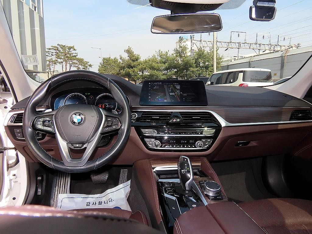 BMW 5시리즈 5시리즈 (G30) 520d xDrive 럭셔리 플러스 이미지 7