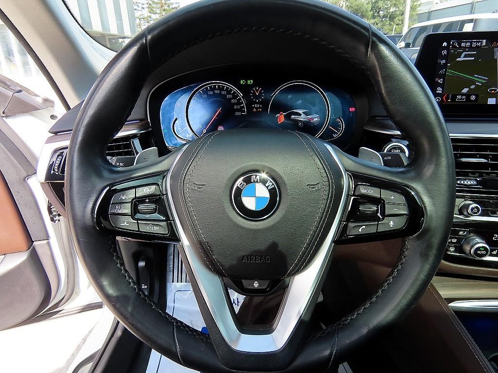 BMW 5시리즈 5시리즈 (G30) 520d xDrive 럭셔리 플러스 이미지 8