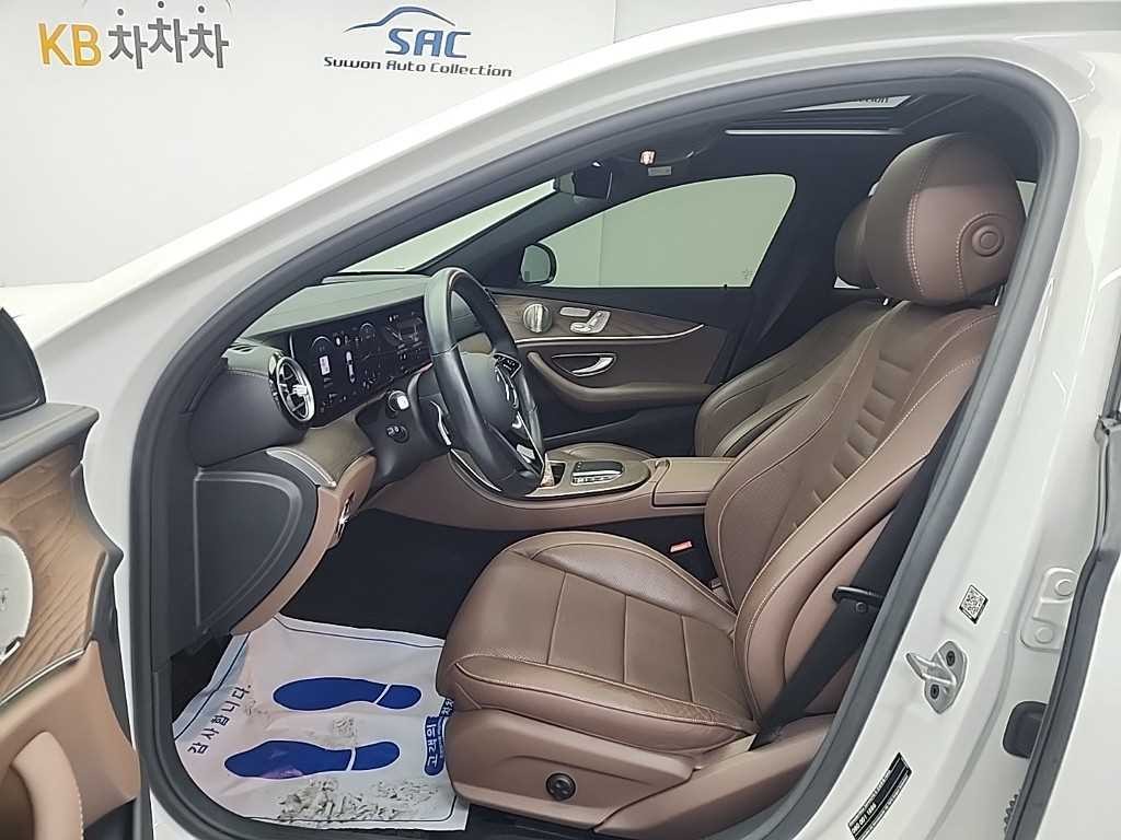 벤츠 E 클래스 E-클래스 W213 E220d 4MATIC 익스클루시브 이미지 11