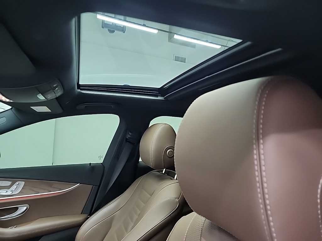 벤츠 E 클래스 E-클래스 W213 E220d 4MATIC 익스클루시브 이미지 15