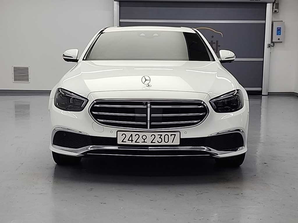 벤츠 E 클래스 E-클래스 W213 E220d 4MATIC 익스클루시브 이미지 2