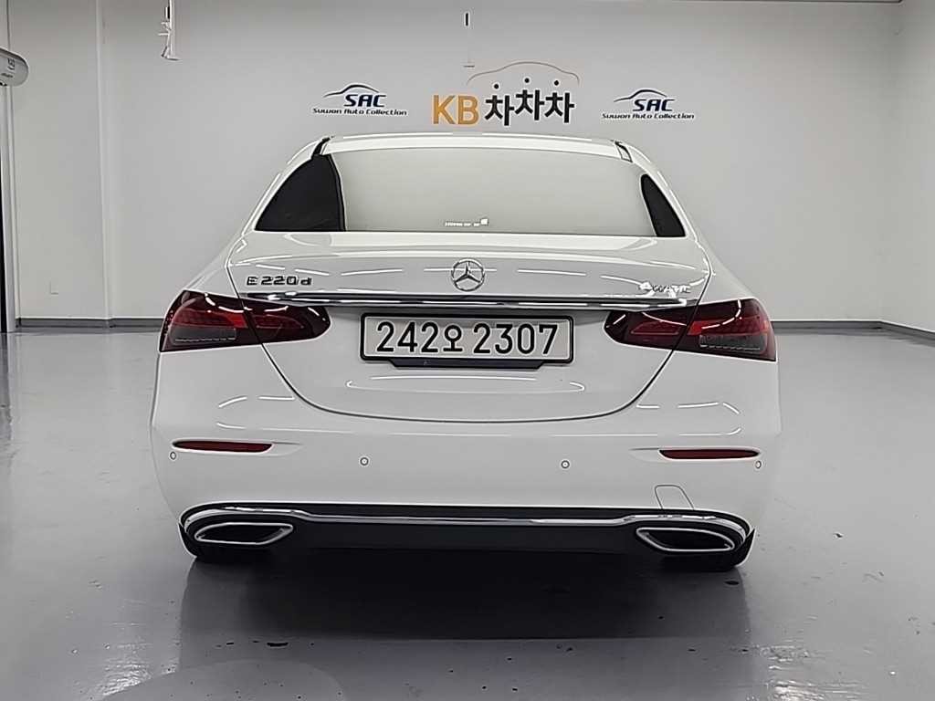 벤츠 E 클래스 E-클래스 W213 E220d 4MATIC 익스클루시브 이미지 3