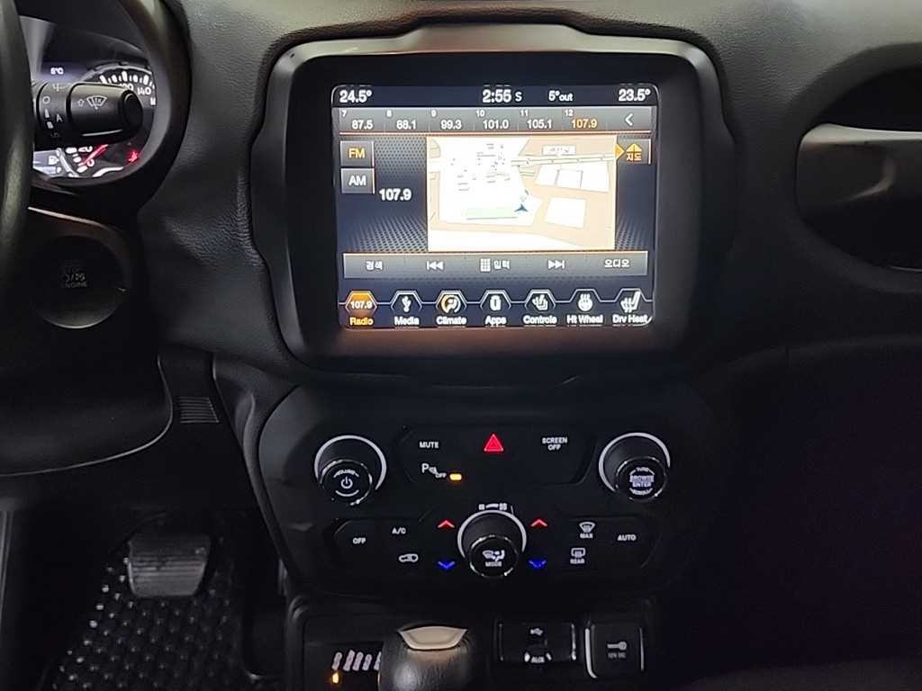 지프 레니게이드 2.0 디젤 트레일호크 AWD 이미지 11