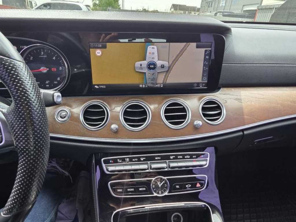 벤츠 E 클래스 E-클래스 W213 E220d 익스클루시브 이미지 10