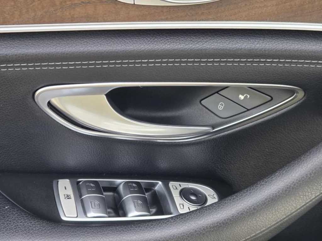 벤츠 E 클래스 E-클래스 W213 E220d 익스클루시브 이미지 16
