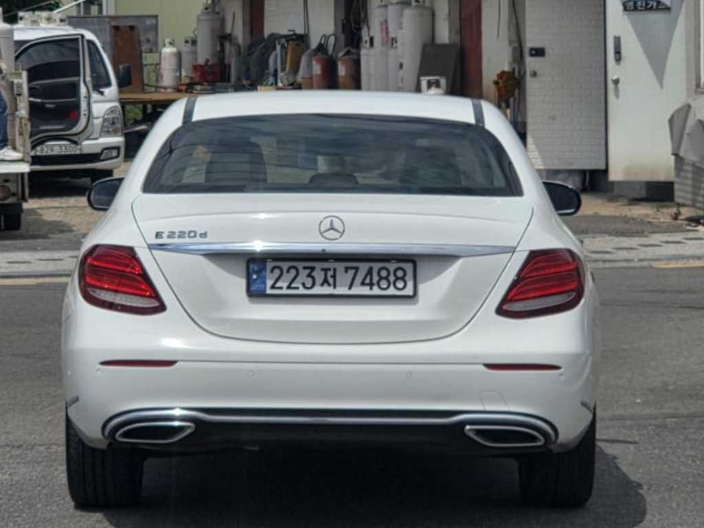 벤츠 E 클래스 E-클래스 W213 E220d 익스클루시브 이미지 5