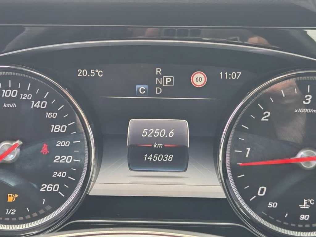 벤츠 E 클래스 E-클래스 W213 E220d 익스클루시브 이미지 7