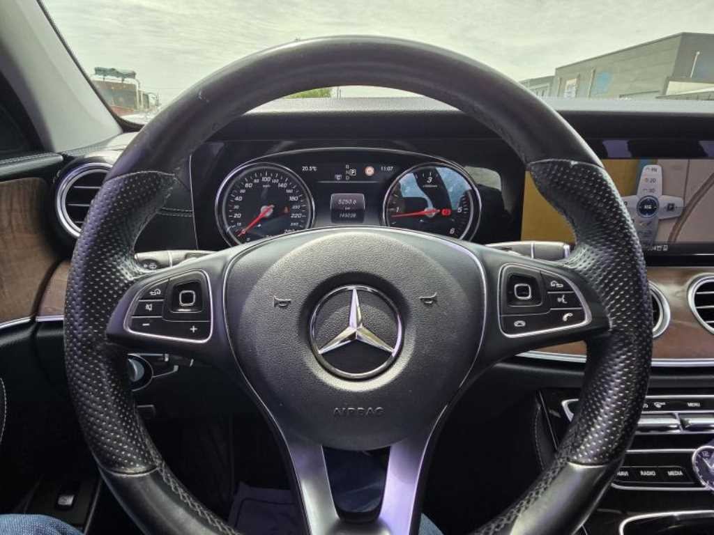 벤츠 E 클래스 E-클래스 W213 E220d 익스클루시브 이미지 8