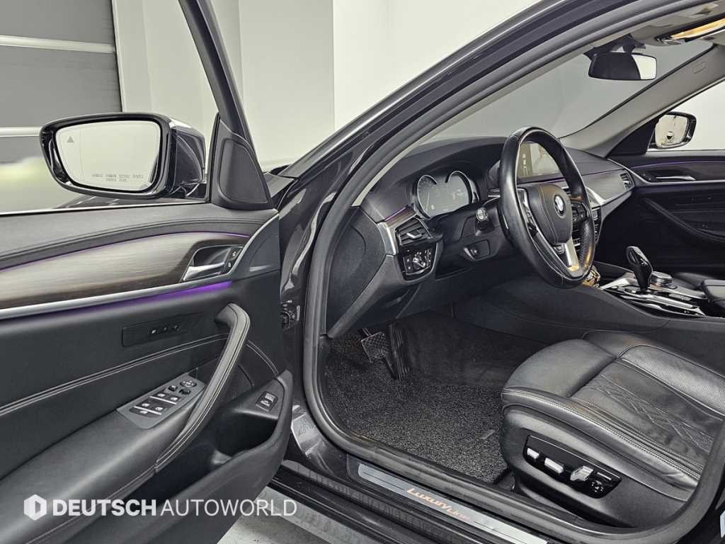 BMW 5시리즈 5시리즈 (G30) 520d 럭셔리 플러스 이미지 11