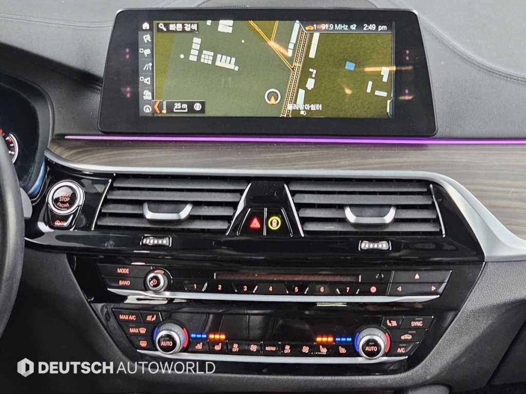 BMW 5시리즈 5시리즈 (G30) 520d 럭셔리 플러스 이미지 14
