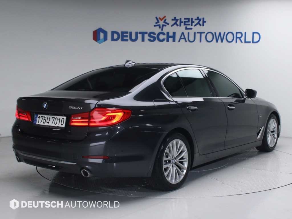 BMW 5시리즈 5시리즈 (G30) 520d 럭셔리 플러스 이미지 2