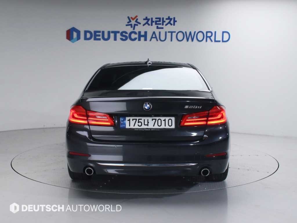 BMW 5시리즈 5시리즈 (G30) 520d 럭셔리 플러스 이미지 4