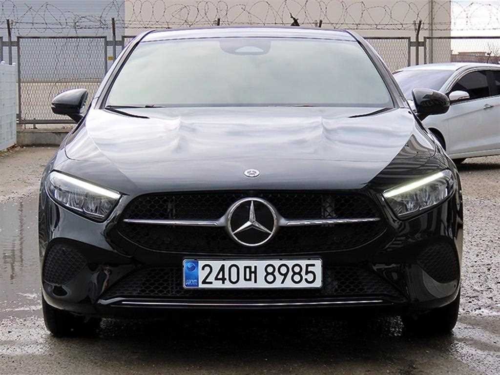 벤츠 A 클래스 A클래스 W177 A220 해치백 이미지 1