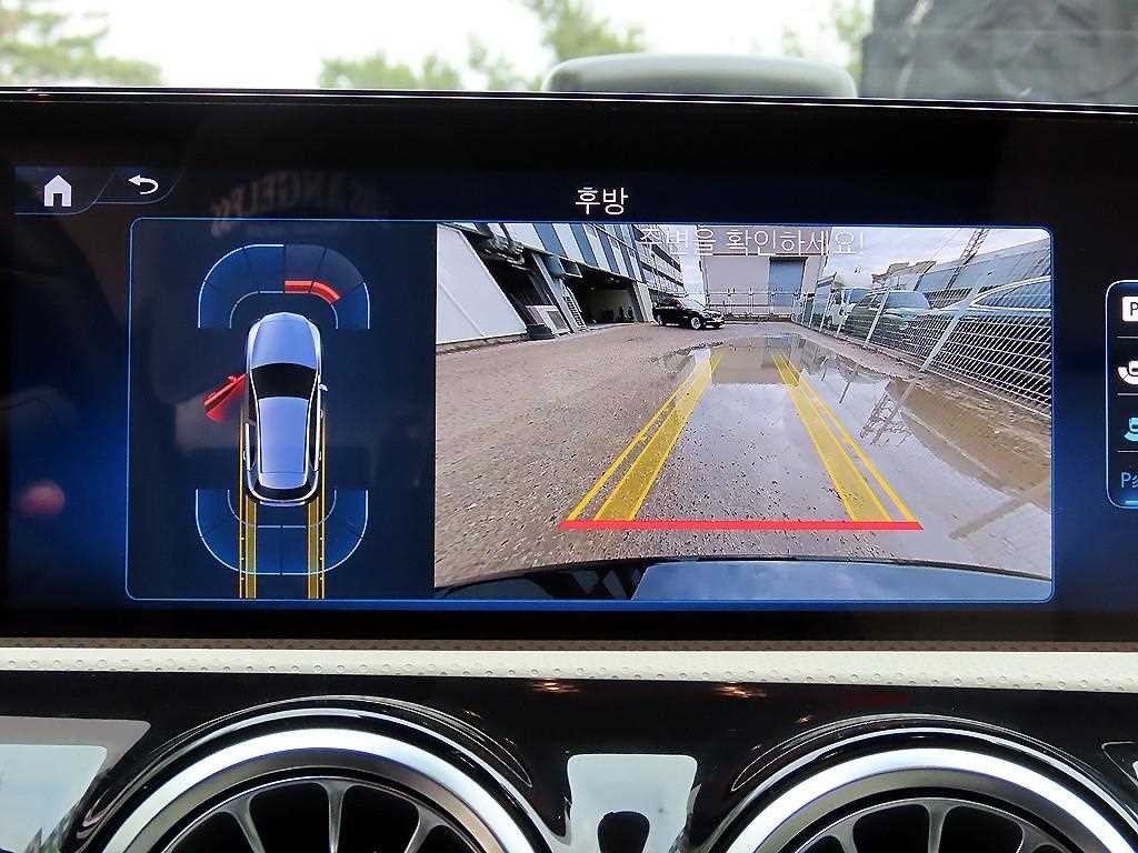 벤츠 A 클래스 A클래스 W177 A220 해치백 이미지 16