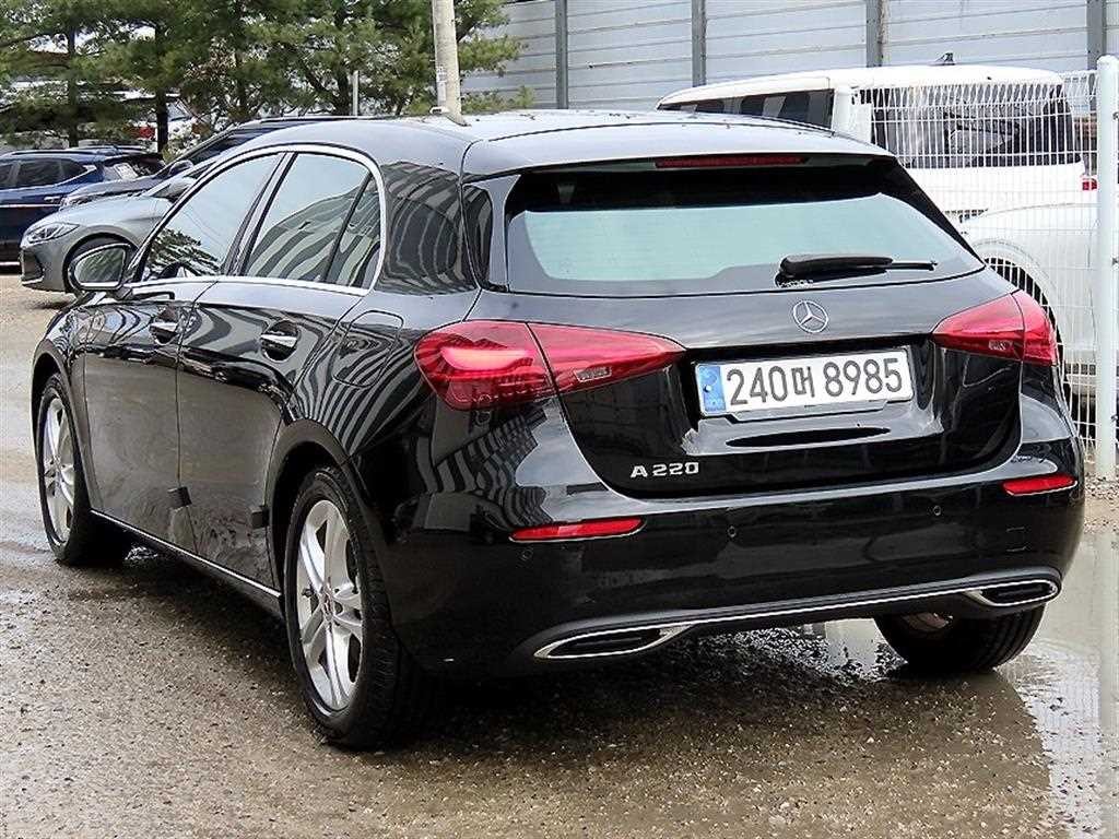 벤츠 A 클래스 A클래스 W177 A220 해치백 이미지 3