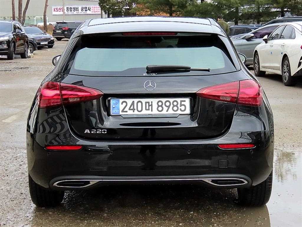 벤츠 A 클래스 A클래스 W177 A220 해치백 이미지 4