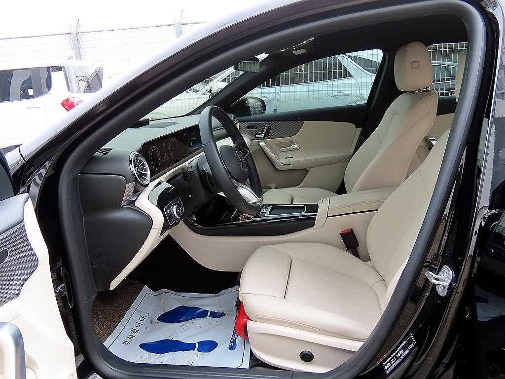 벤츠 A 클래스 A클래스 W177 A220 해치백 이미지 5