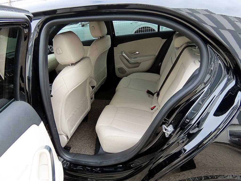 벤츠 A 클래스 A클래스 W177 A220 해치백 이미지 6