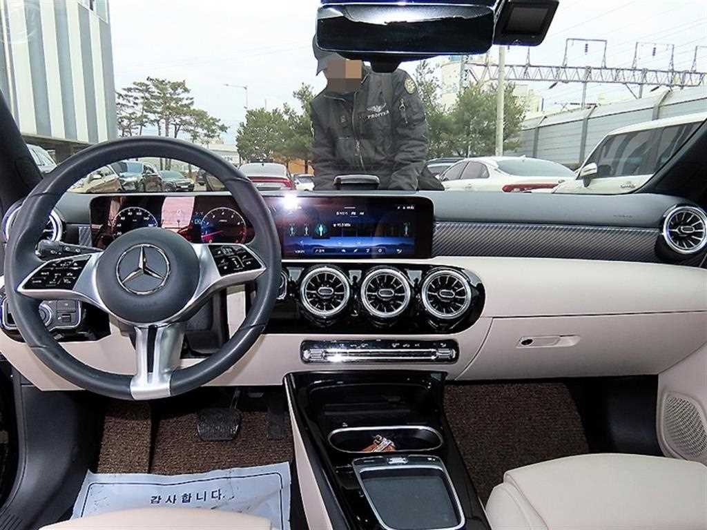 벤츠 A 클래스 A클래스 W177 A220 해치백 이미지 7