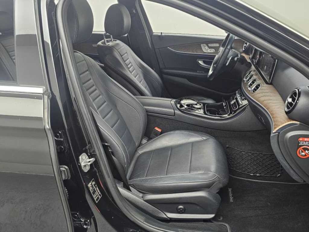 벤츠 E 클래스 E-클래스 W213 E300 4MATIC 익스클루시브 스텐다드 이미지 10
