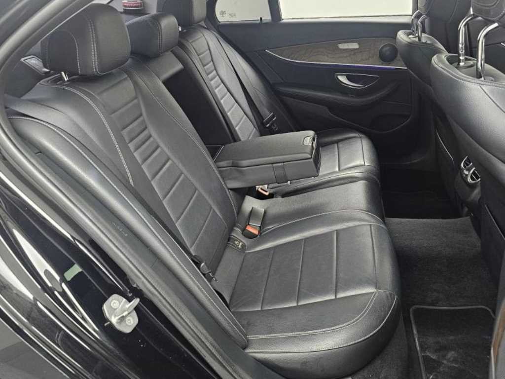 벤츠 E 클래스 E-클래스 W213 E300 4MATIC 익스클루시브 스텐다드 이미지 12
