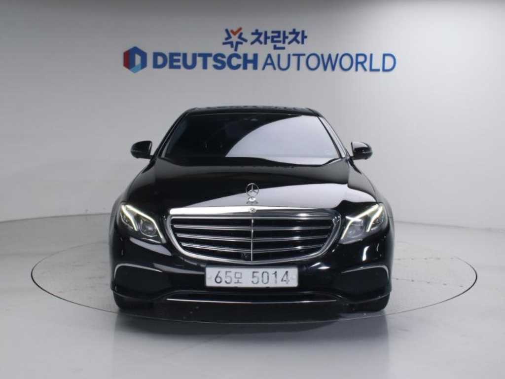 벤츠 E 클래스 E-클래스 W213 E300 4MATIC 익스클루시브 스텐다드 이미지 3