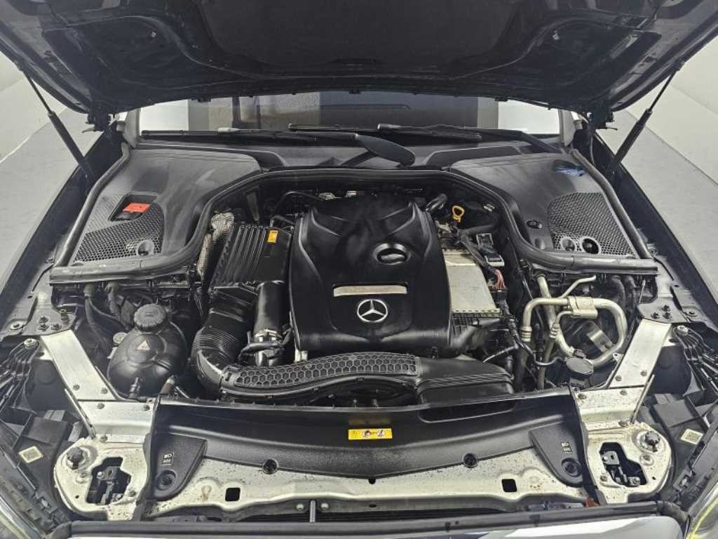벤츠 E 클래스 E-클래스 W213 E300 4MATIC 익스클루시브 스텐다드 이미지 6