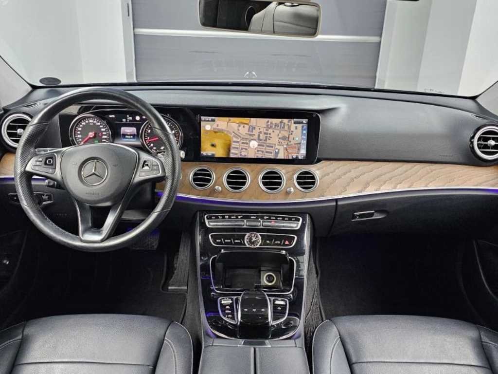 벤츠 E 클래스 E-클래스 W213 E300 4MATIC 익스클루시브 스텐다드 이미지 7