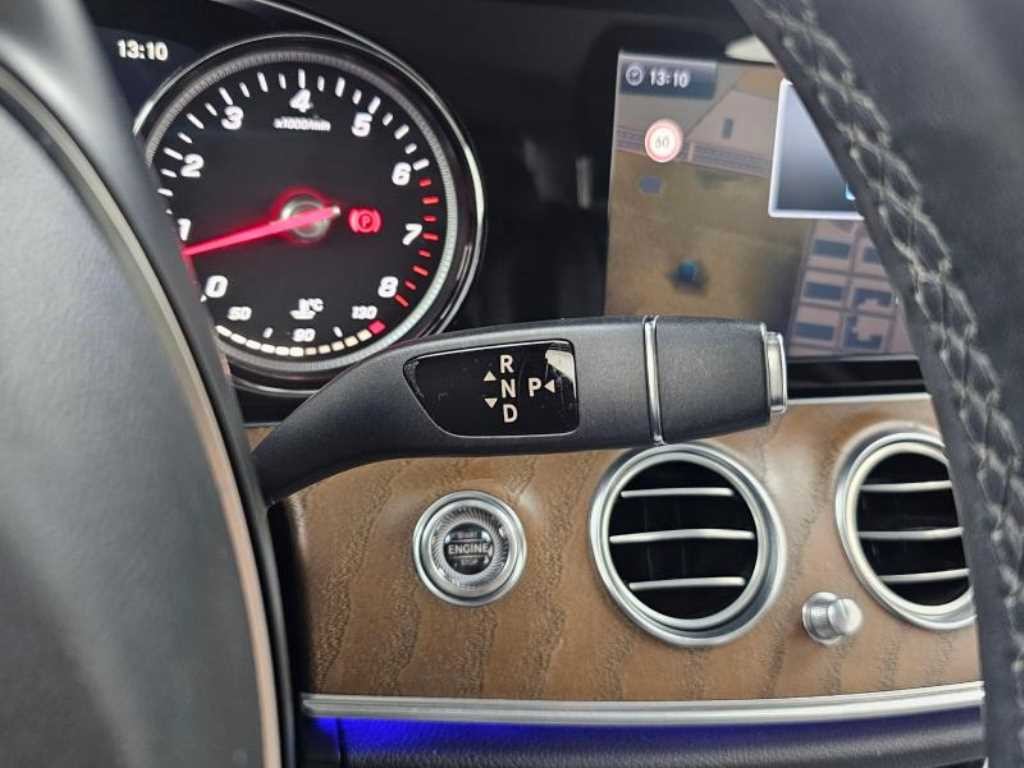 벤츠 E 클래스 E-클래스 W213 E300 4MATIC 익스클루시브 스텐다드 이미지 9