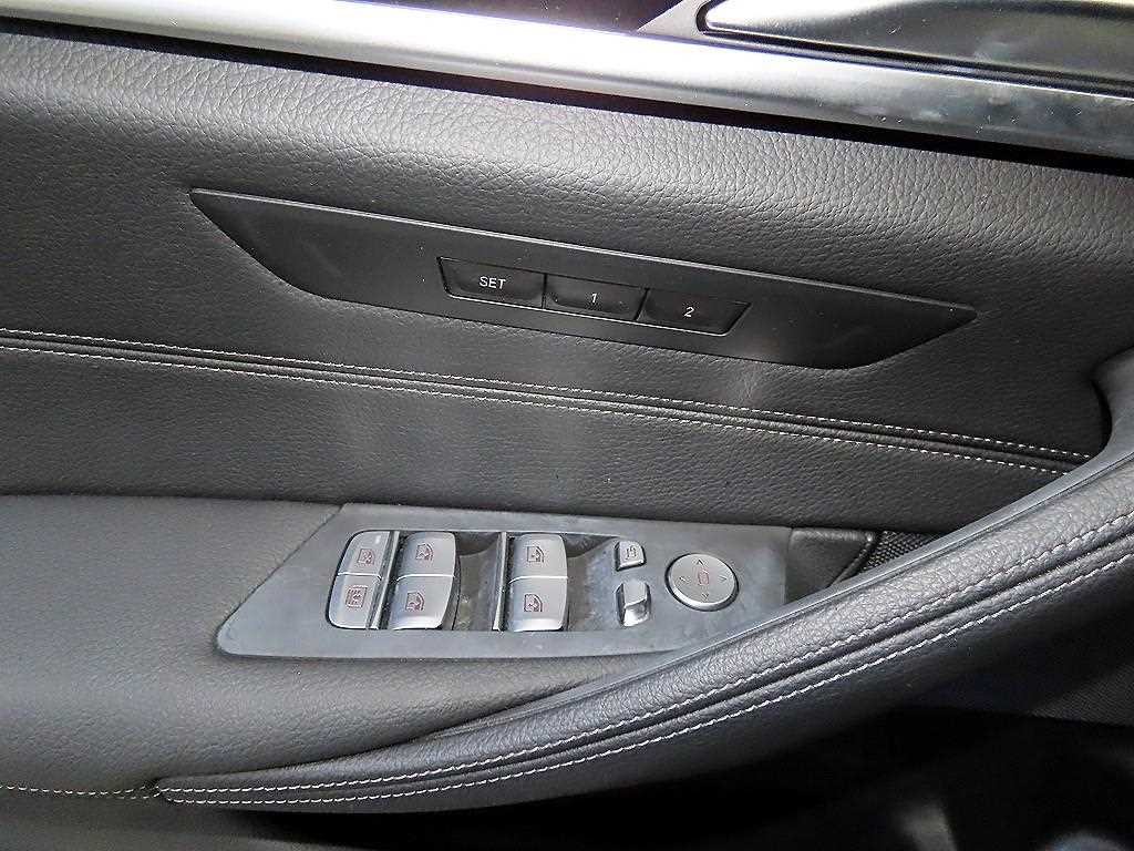 BMW 5시리즈 5시리즈 (G30) 520i 럭셔리 이미지 13