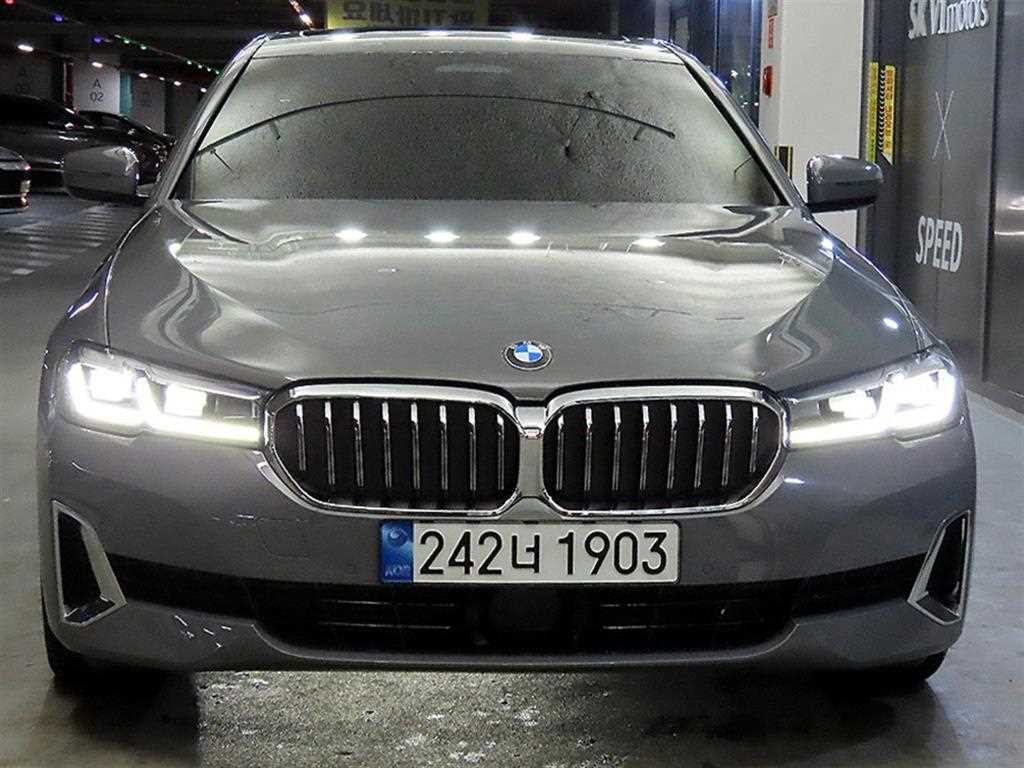 BMW 5시리즈 5시리즈 (G30) 520i 럭셔리 이미지 2