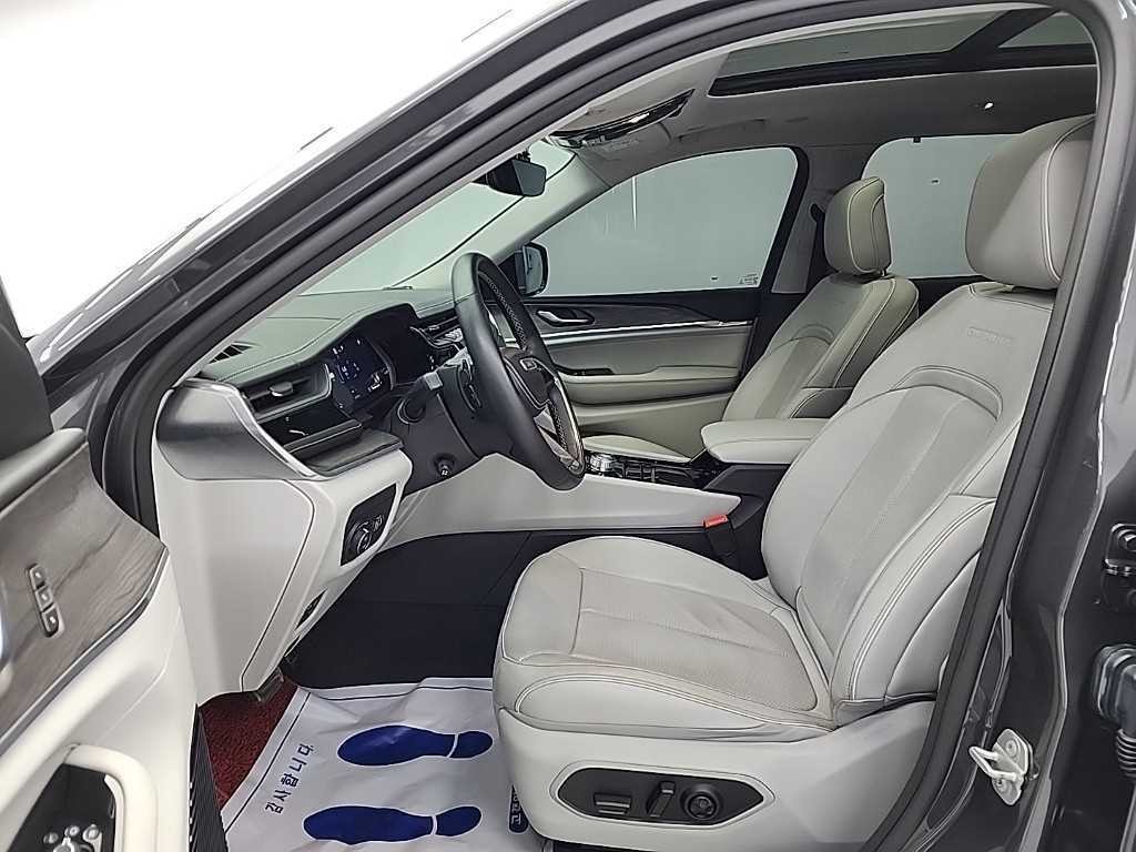 지프 체로키 그랜드 체로키(WL) 3.6 L 오버랜드 이미지 11