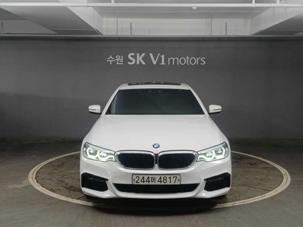 BMW 5시리즈 5시리즈 (G30) 520i M 스포츠 이미지 1