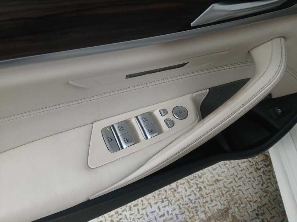 BMW 5시리즈 5시리즈 (G30) 520i M 스포츠 이미지 11