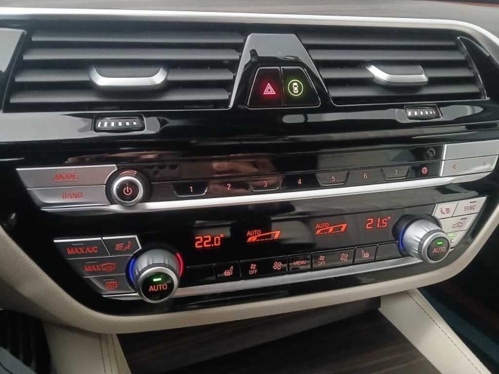 BMW 5시리즈 5시리즈 (G30) 520i M 스포츠 이미지 12