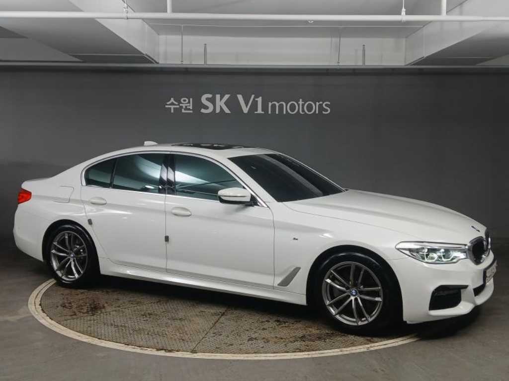BMW 5시리즈 5시리즈 (G30) 520i M 스포츠 이미지 2
