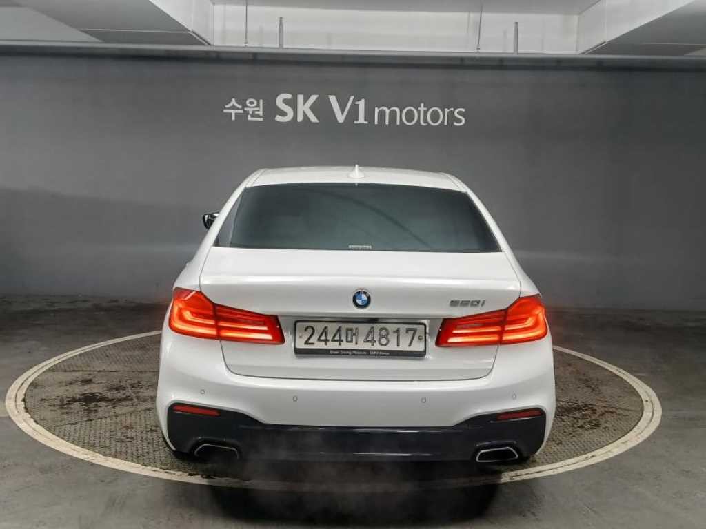 BMW 5시리즈 5시리즈 (G30) 520i M 스포츠 이미지 5