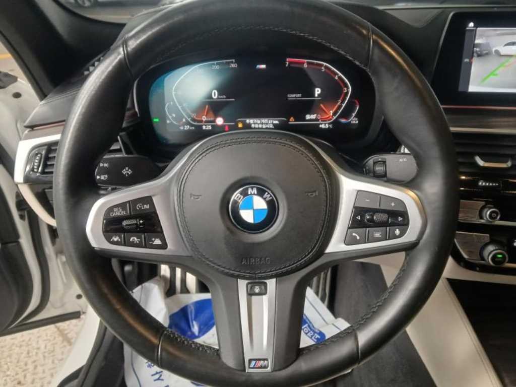 BMW 5시리즈 5시리즈 (G30) 520i M 스포츠 이미지 8