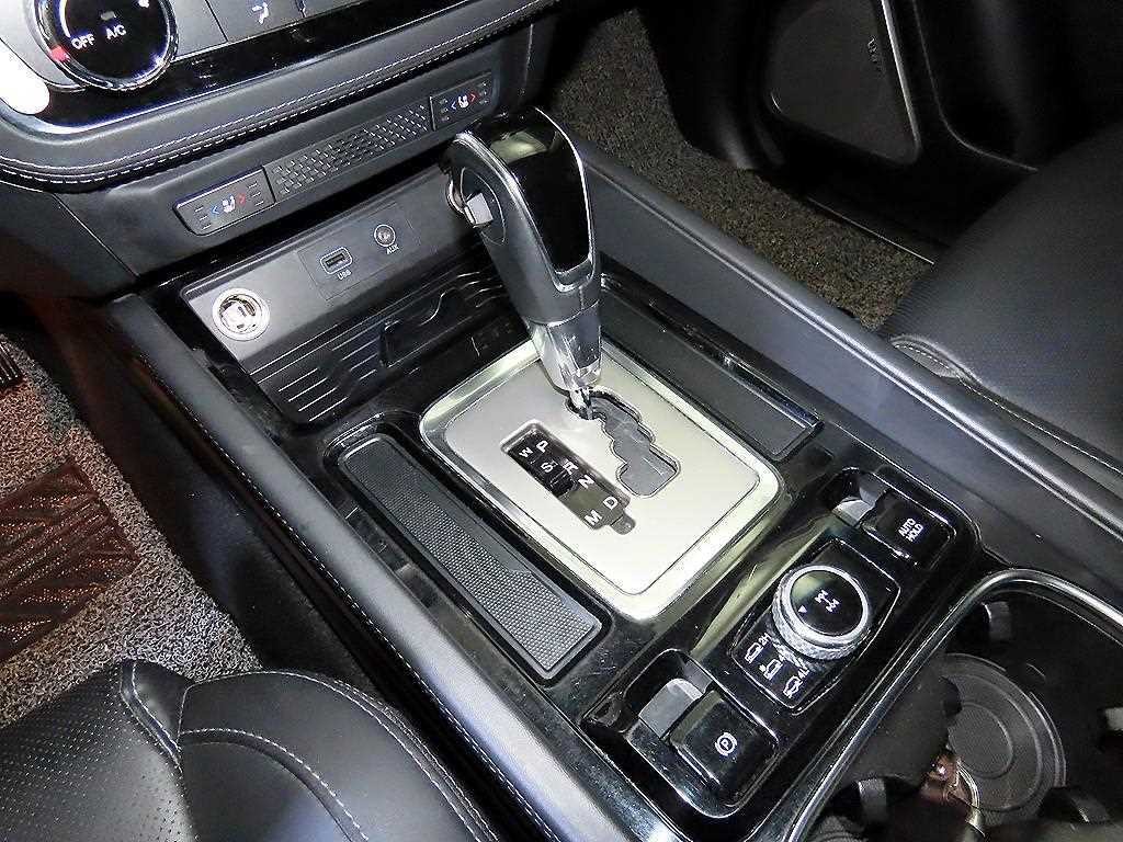KG모빌리티(쌍용) 렉스턴 G4렉스턴 디젤 2.2 4WD 유라시아 에디션 이미지 12