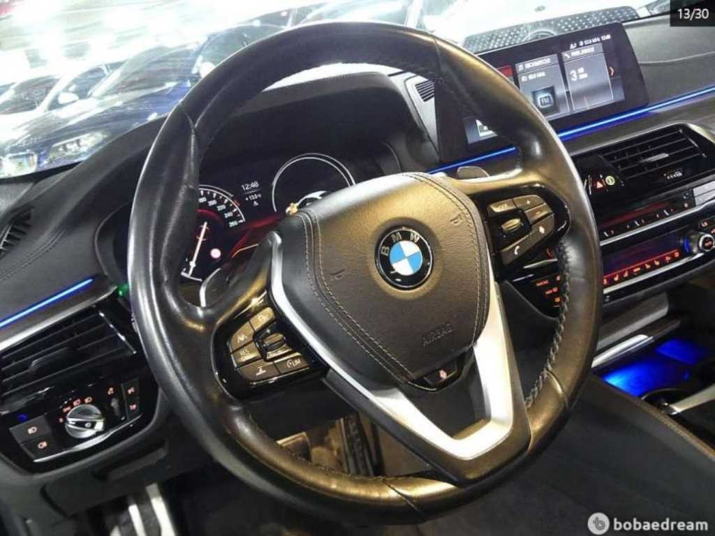 BMW 5시리즈 5시리즈 (G30) 530i xDrive M 스포츠 이미지 19