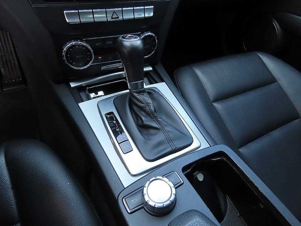 벤츠 C 클래스 C클래스 W204 C200 CGI 아방가르드 이미지 10