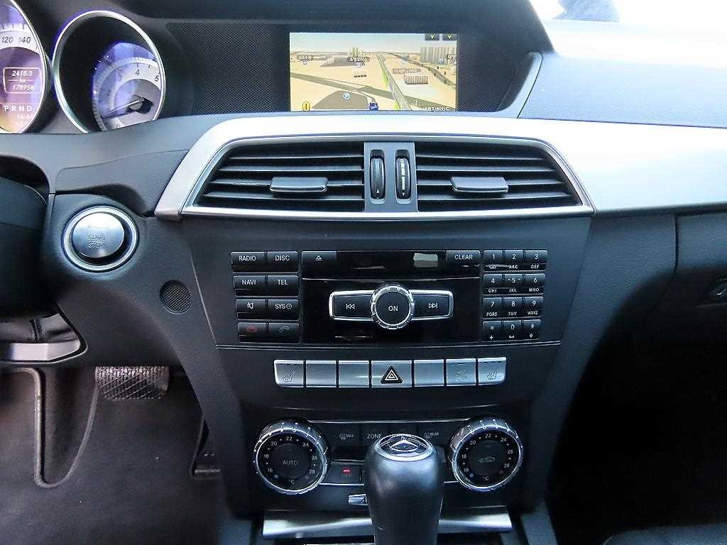 벤츠 C 클래스 C클래스 W204 C200 CGI 아방가르드 이미지 12