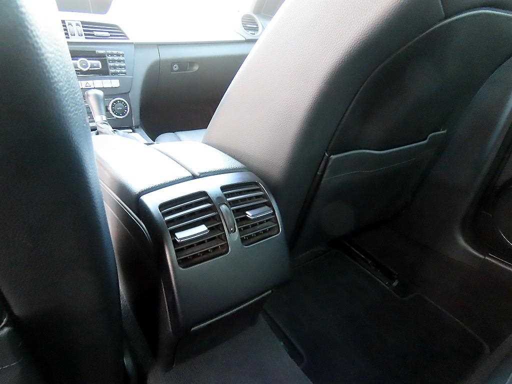 벤츠 C 클래스 C클래스 W204 C200 CGI 아방가르드 이미지 16